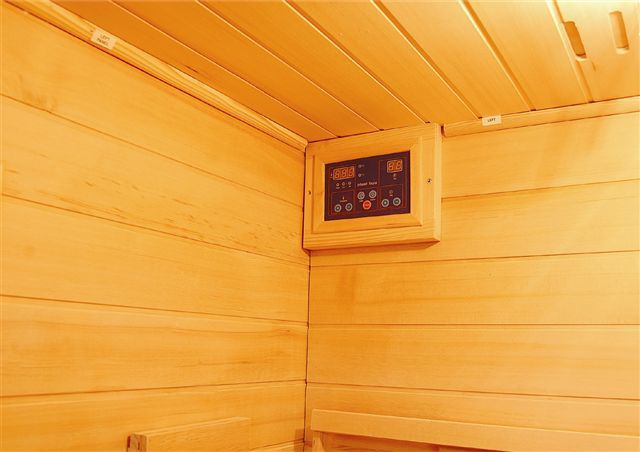 https://www.bagnoitalia.it/images/stories/virtuemart/product/interno_sauna.jpg