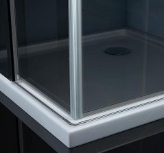 Box_doccia_vetro_fumè_anta_scorrevole_dettaglio_piatto_doccia