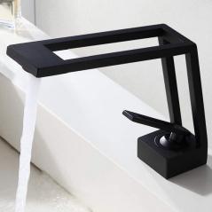 miscelatore-lavabo-rubinetto-moderno-nero